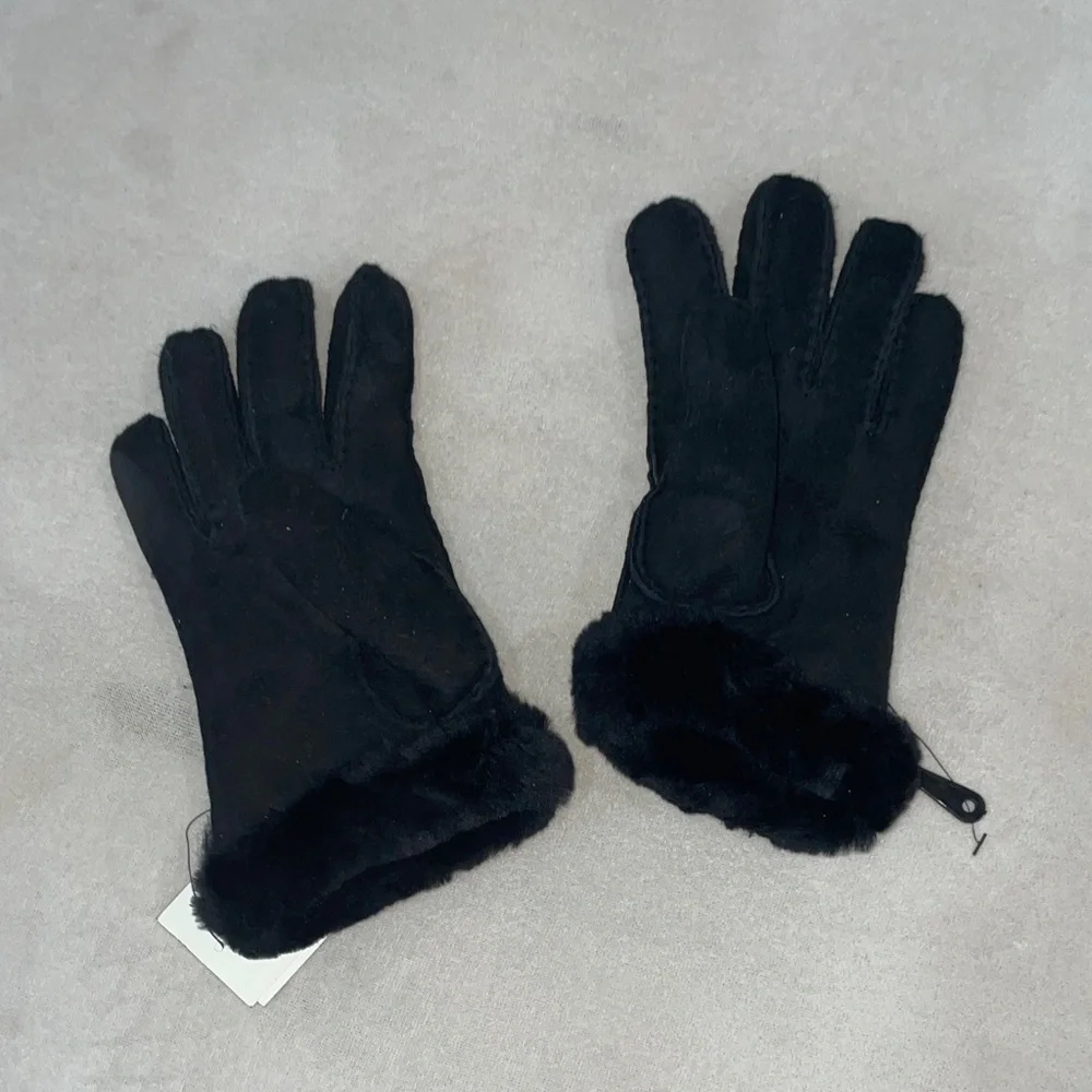 NEW UGG Genuine Dyed Shearling Slim Side Black lined Fur-Trimmed Gloves $140